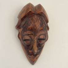 Load image into Gallery viewer, Masque Baoulé en bois
