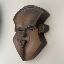 Carica l&#39;immagine nel visualizzatore di Gallery, Masque Baoulé en bois

