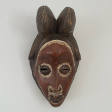 Load image into Gallery viewer, Masque Baoulé en bois
