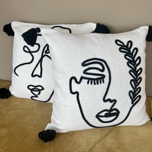 Load image into Gallery viewer, Artisanal cushion cover
