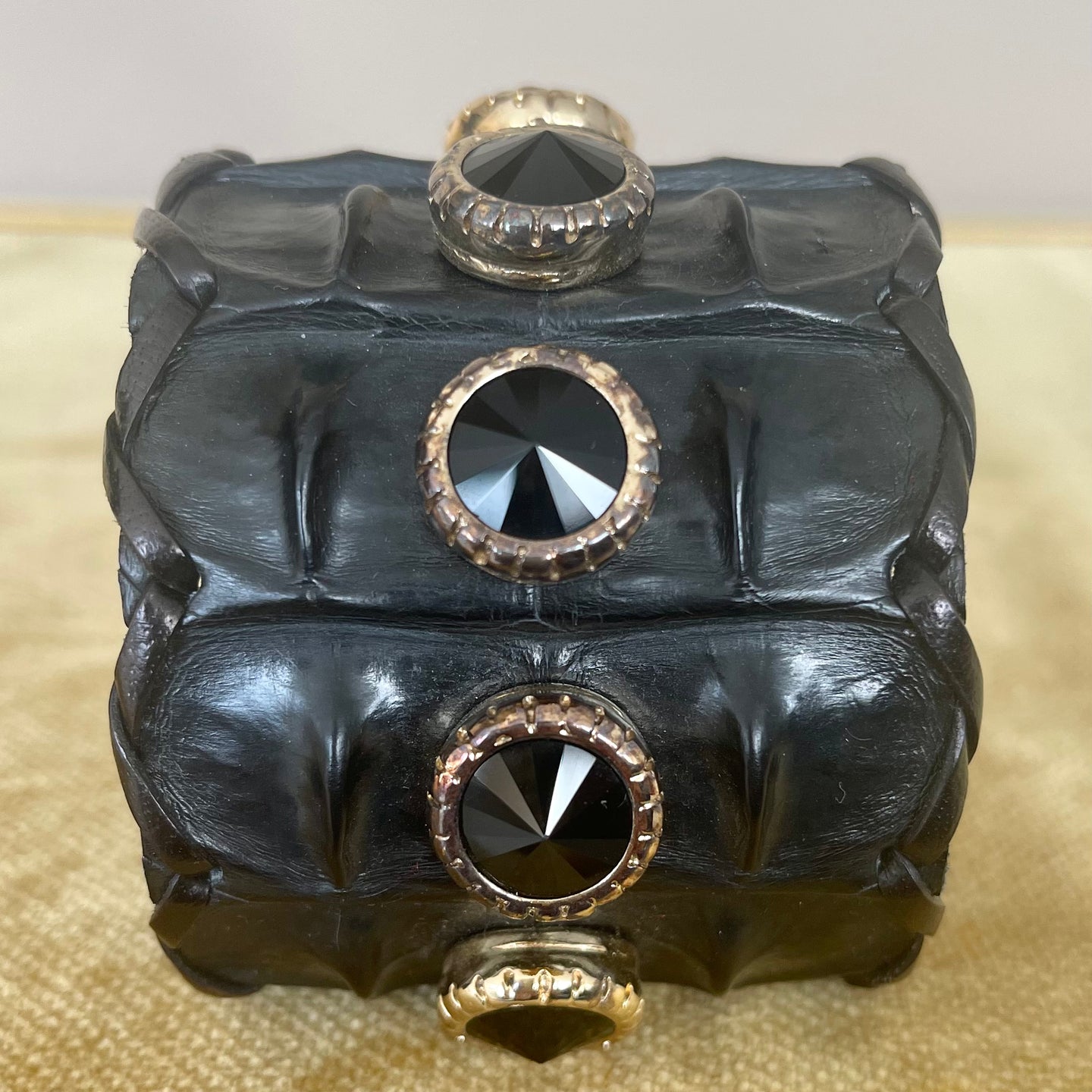 Manchette Croco noir et Swarovski