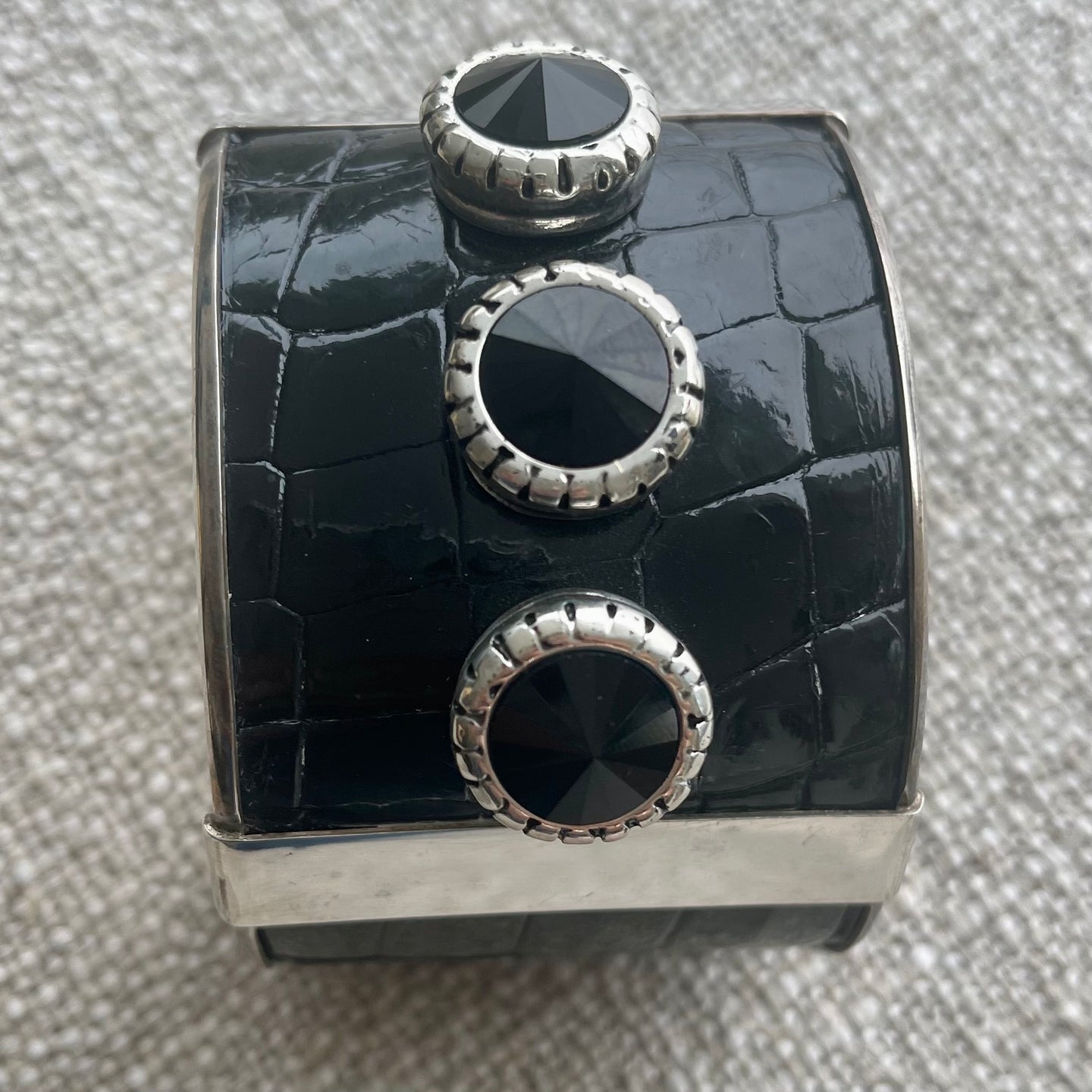 Bracelet en argent et croco noir