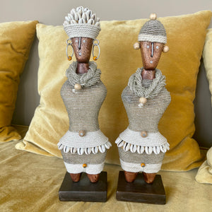 Couple poupées perlées